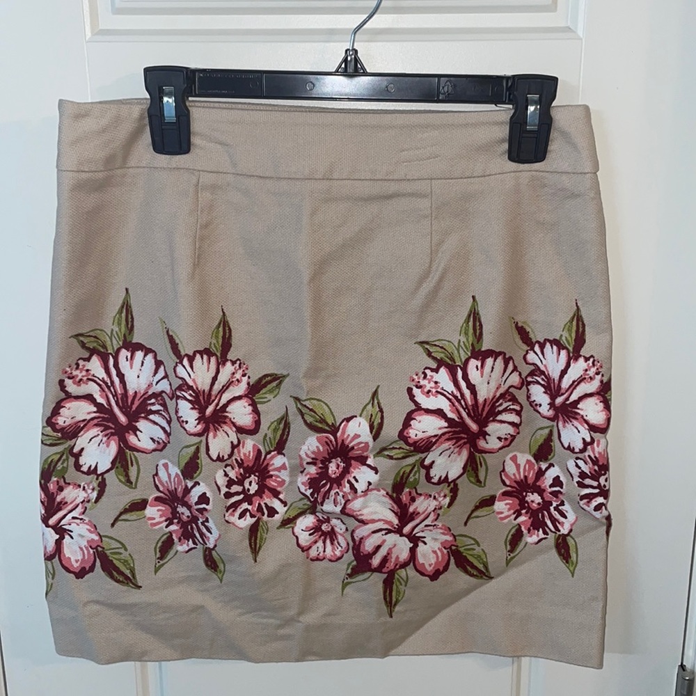 Loft A-line Skirt. Beige/cream with pink flowers